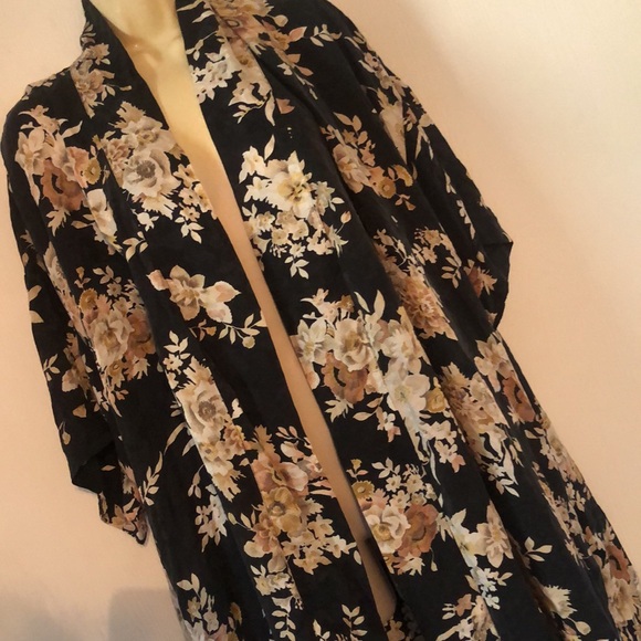 Woman’s VTG fall blue floral silk by August silk kimono cardigan - Picture 3 of 16